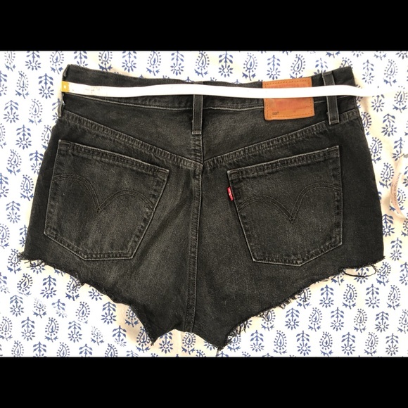 Black Levi’s 501 cut offs - Picture 2 of 5